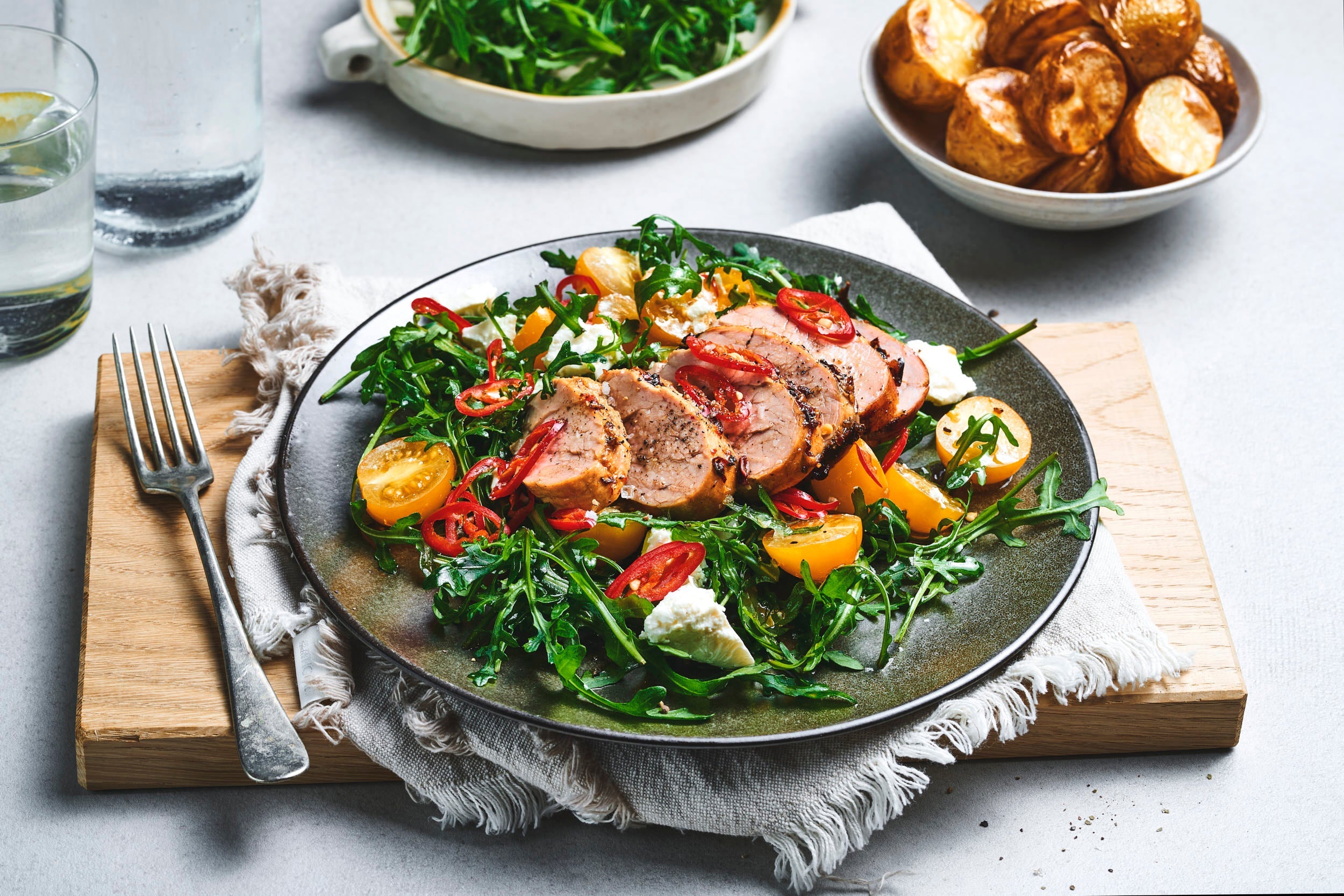 Salat med spicy svinefilet