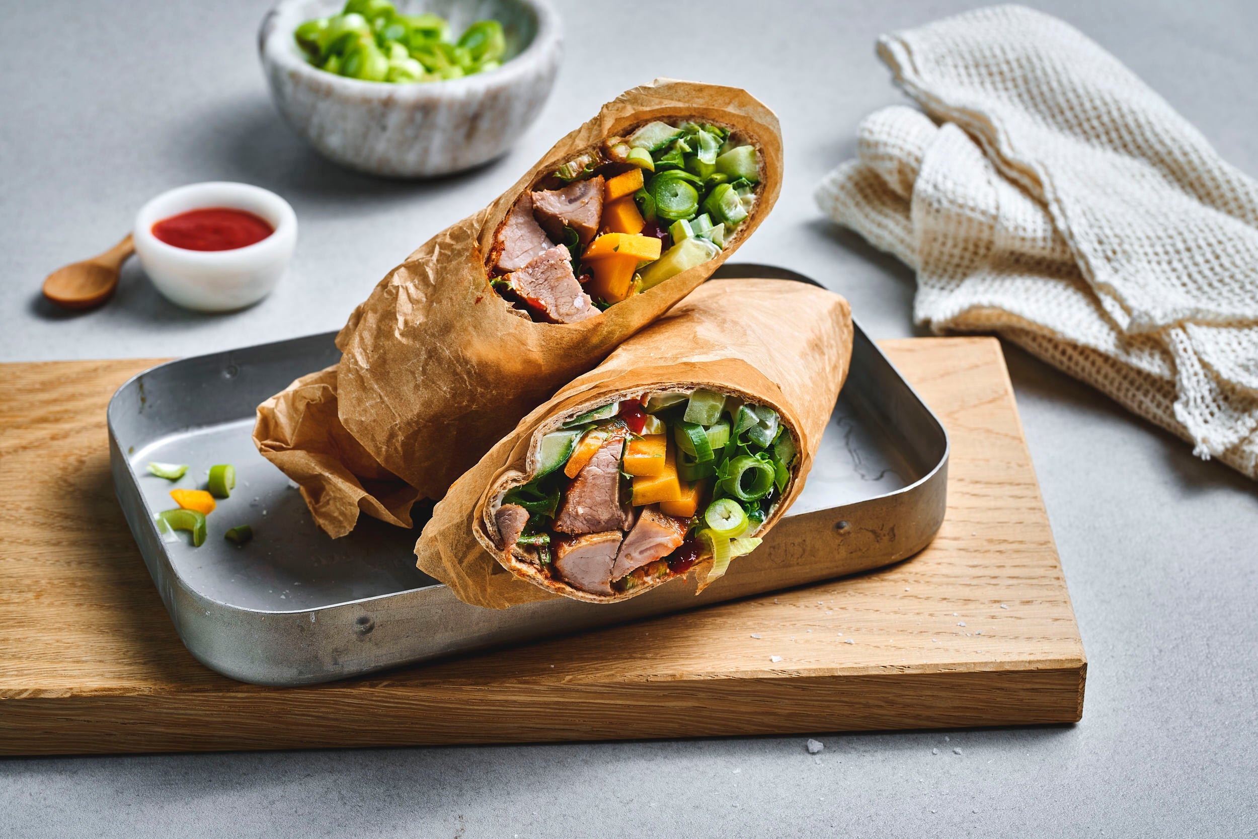 Spicy wrap med svinekjøtt